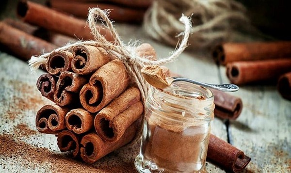 12 خاصیت معجزه آسای دارچین برای زنان چیست؟