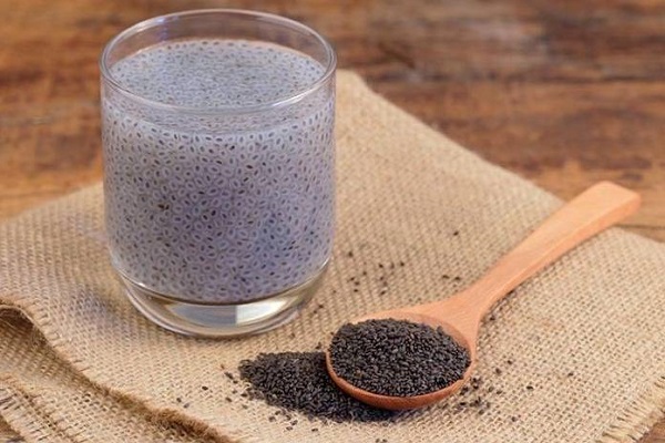 خوردن تخم شربتی برای چه افرادی مضر است